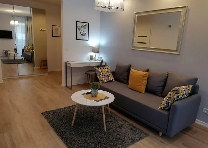 Διαμέρισμα Two Towers Old Town Apartments-city Center-by The River-observation Terrance On The Roof-free Parking