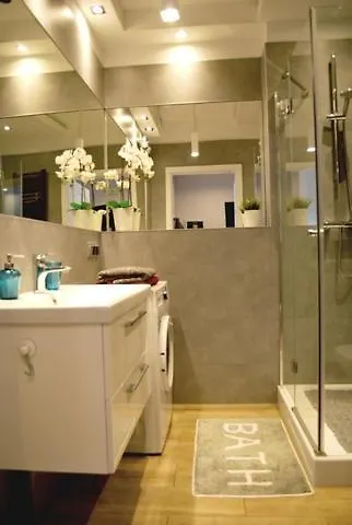 Apartmán Two Towers Old Town Apartments-city Center-by The River-observation Terrance On The Roof-free Parking