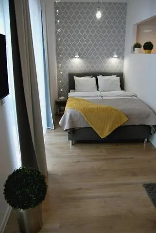 شقة Two Towers Old Town Apartments-city Center-by The River-observation Terrance On The Roof-free Parking